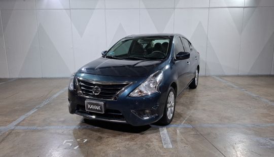 Nissan • Versa