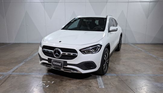 Mercedes Benz • Clase GLA