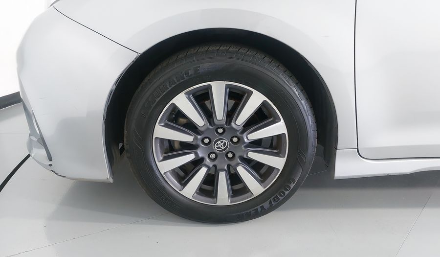 Toyota Sienna 3.5 XLE PIEL AUTO Minivan 2020
