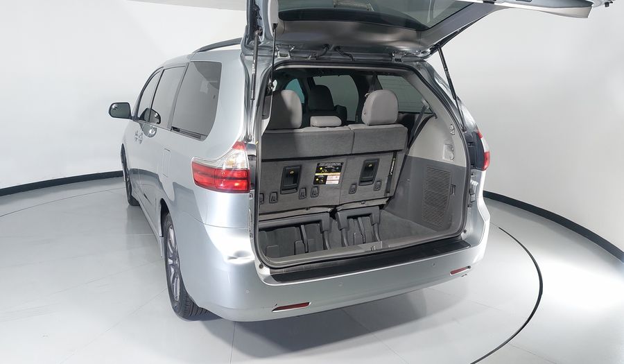 Toyota Sienna 3.5 XLE PIEL AUTO Minivan 2020