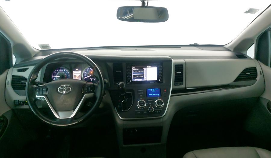 Toyota Sienna 3.5 XLE PIEL AUTO Minivan 2020