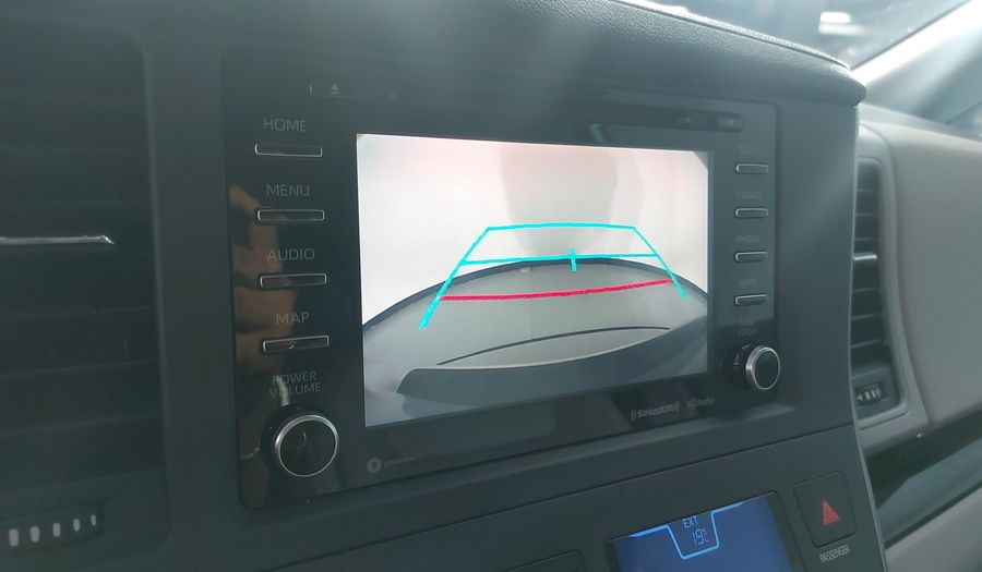 Toyota Sienna 3.5 XLE PIEL AUTO Minivan 2020