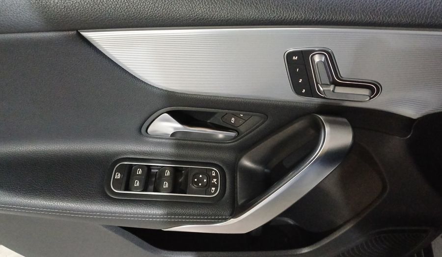 Mercedes Benz Clase A 1.3 200 PROGRESSIVE DCT Hatchback 2020