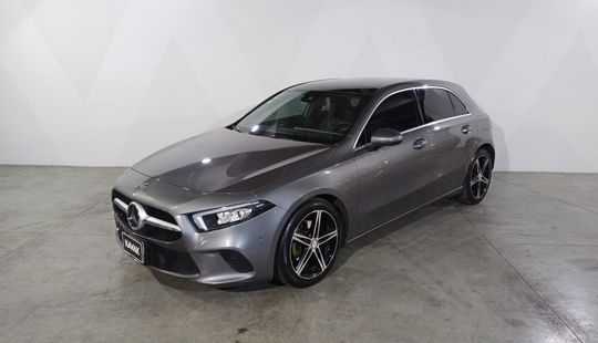Mercedes Benz • Clase A