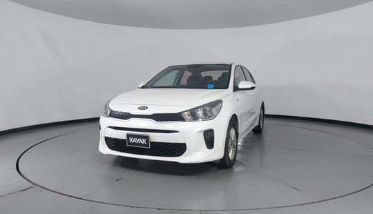 2019 • 104,000 km • Manual