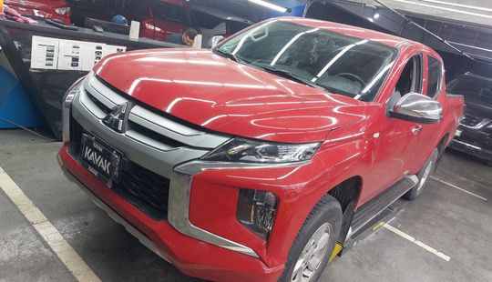 Mitsubishi • L200