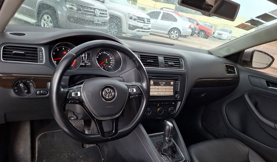 Volkswagen Vento 2.5 LUXURY TIPTRONIC Sedan 2015