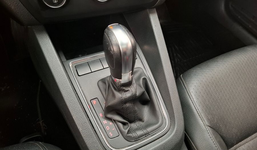 Volkswagen Vento 2.5 LUXURY TIPTRONIC Sedan 2015