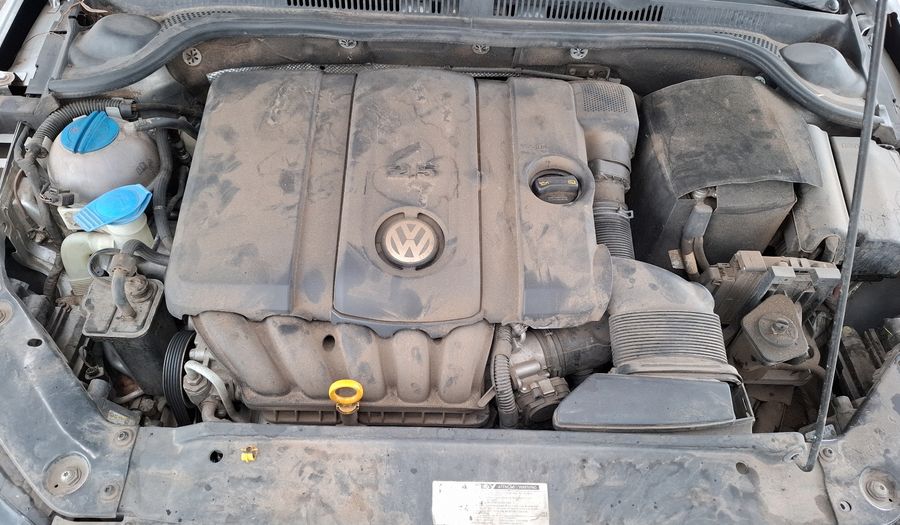 Volkswagen Vento 2.5 LUXURY TIPTRONIC Sedan 2015