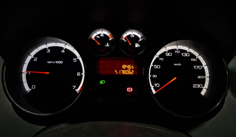 Peugeot 308 1.6 ACTIVE Hatchback 2014