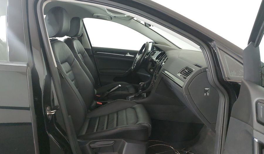 Volkswagen Golf TSI HIGHLINE TOTAL Hatchback 2017