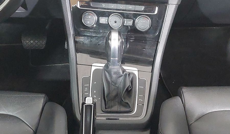 Volkswagen Golf TSI HIGHLINE TOTAL Hatchback 2017