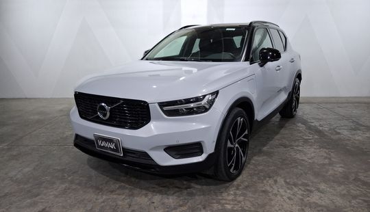 Volvo • XC40