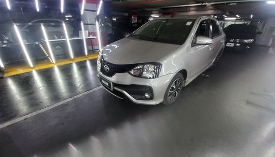 Toyota • Etios