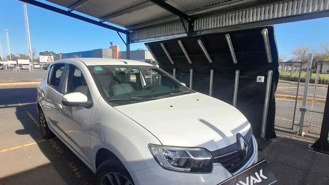 Renault • Sandero
