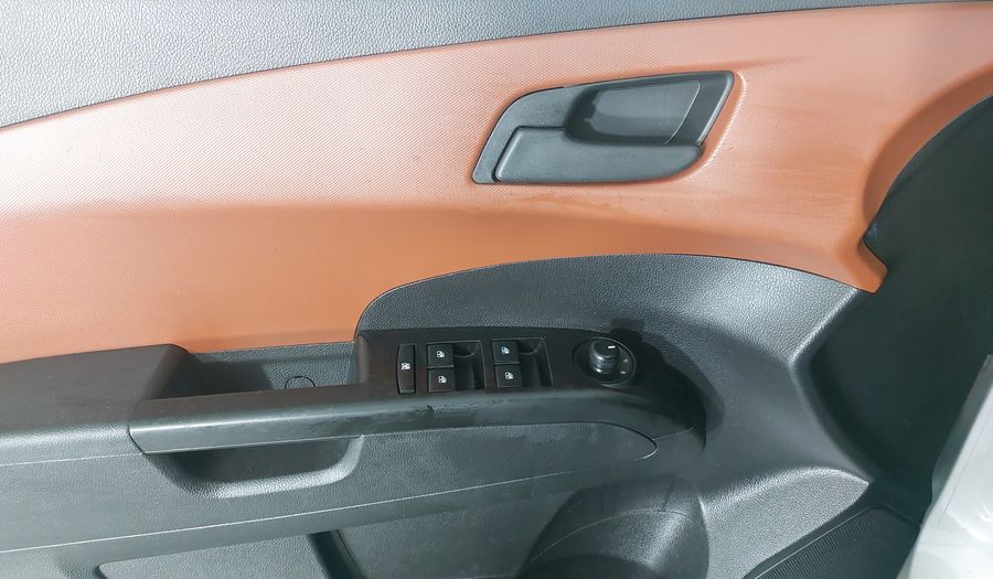 Chevrolet Sonic 1.6 AT K LT Hatchback 2016