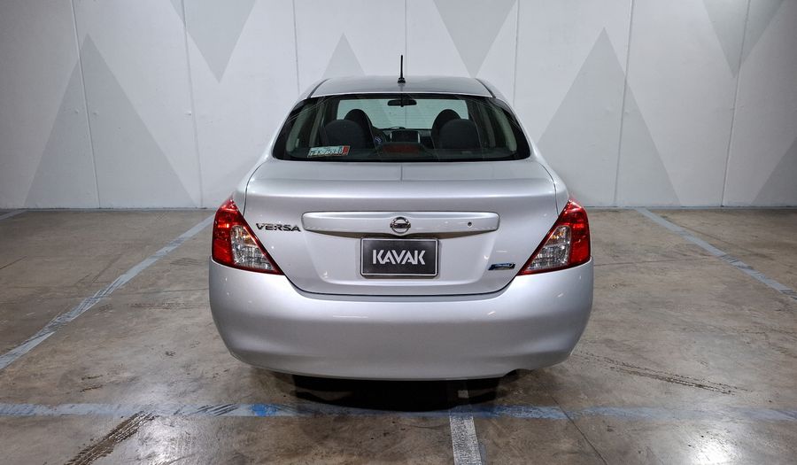 Nissan Versa 1.6 ADVANCE TM AC Sedan 2012