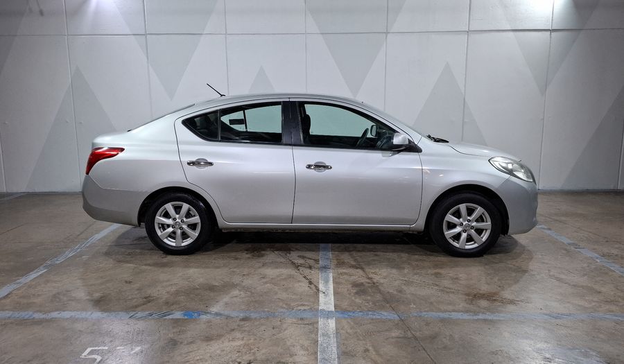 Nissan Versa 1.6 ADVANCE TM AC Sedan 2012