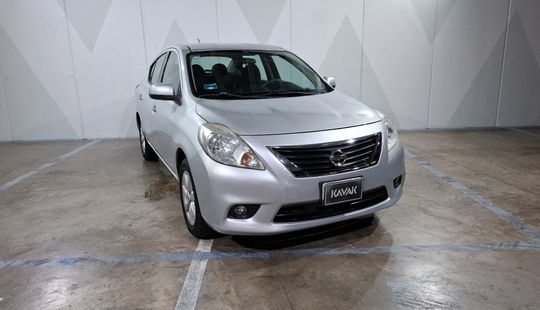 Nissan • Versa