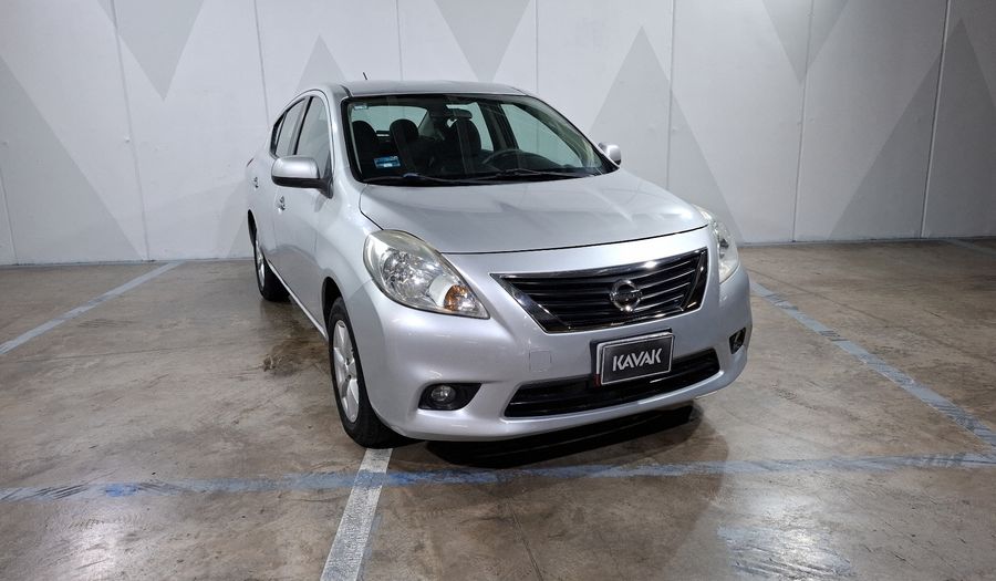 Nissan Versa 1.6 ADVANCE TM AC Sedan 2012