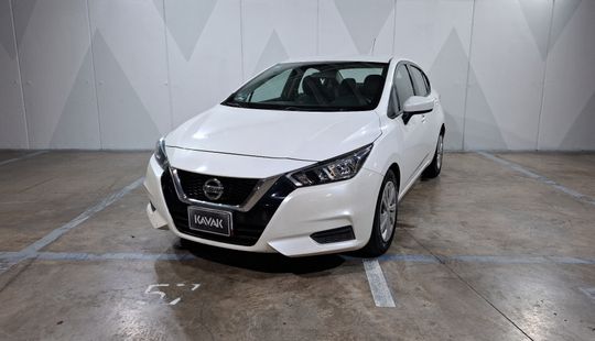 Nissan • Versa