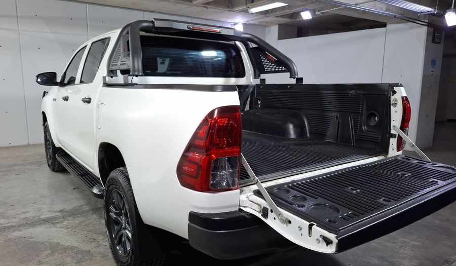Toyota Hilux 2.7 SR DOBLE CABINA Pickup 2024
