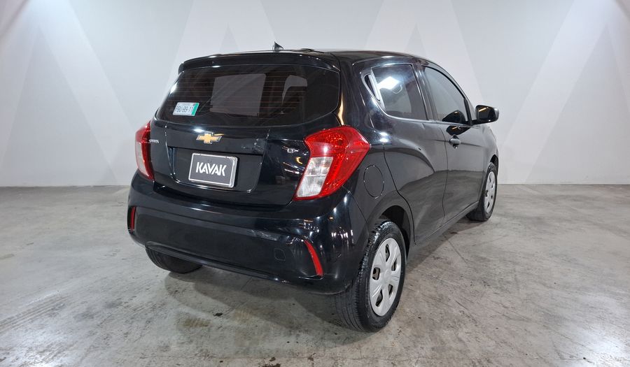 Chevrolet Spark 1.4 LT B MT Hatchback 2017