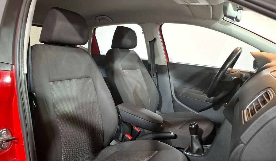 Volkswagen Polo 1.6 COMFORTLINE PLUS Hatchback 2020