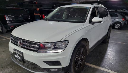 Volkswagen • Tiguan