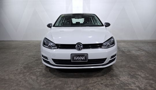 Volkswagen • Golf