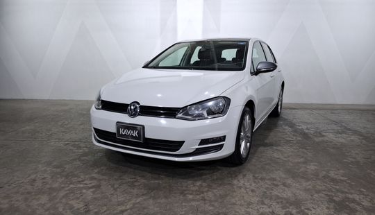 Volkswagen • Golf