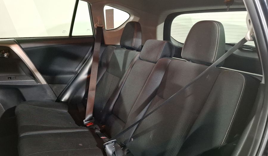 Toyota Rav4 2.5 XLE AWD AT Suv 2015