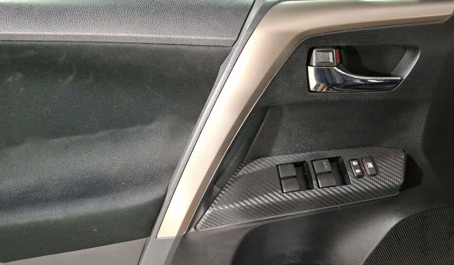 Toyota Rav4 2.5 XLE AWD AT Suv 2015