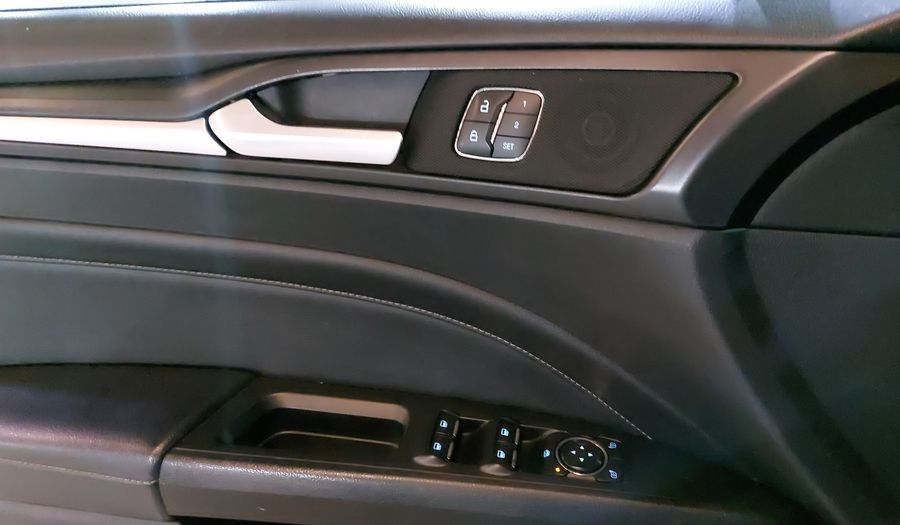 Ford Fusion 2.0 GTDI TITANIUM PLUS AT Sedan 2017