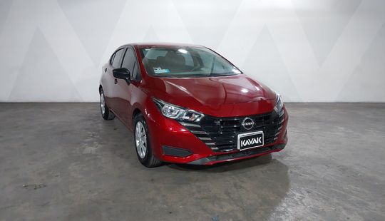 Nissan • Versa