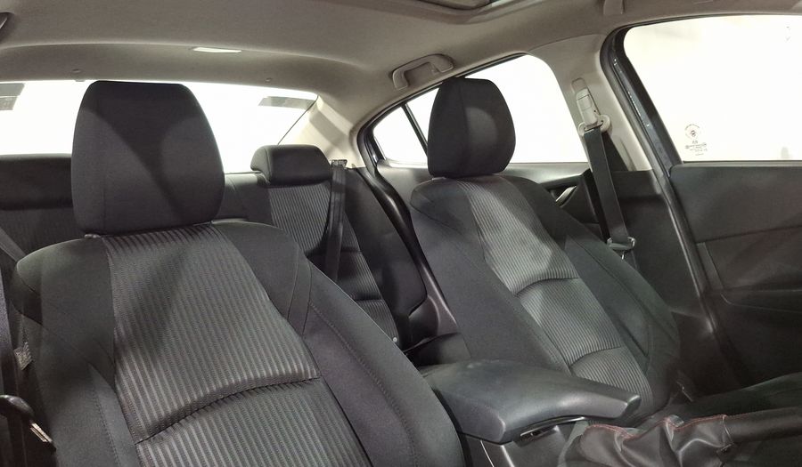 Mazda 3 2.5 SEDÁN S TA Sedan 2015