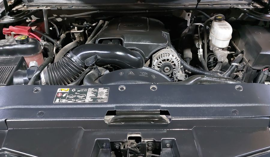 Chevrolet Suburban 6.0 G 2500 AT 4WD Suv 2013