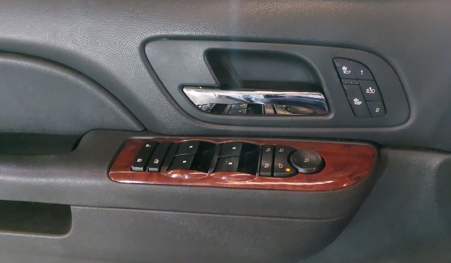 Chevrolet Suburban 6.0 G 2500 AT 4WD Suv 2013