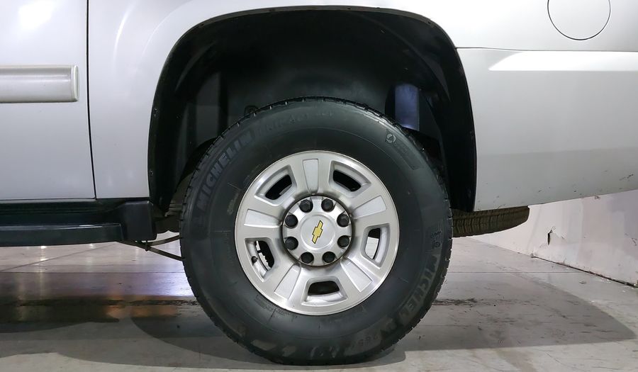 Chevrolet Suburban 6.0 G 2500 AT 4WD Suv 2013