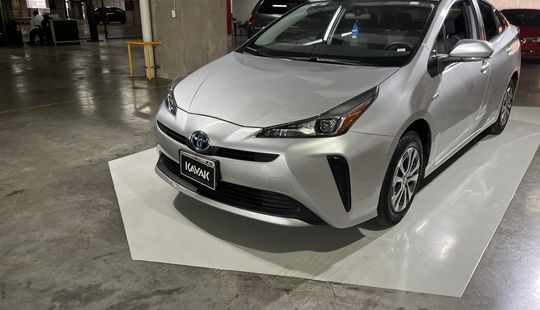 Toyota • Prius