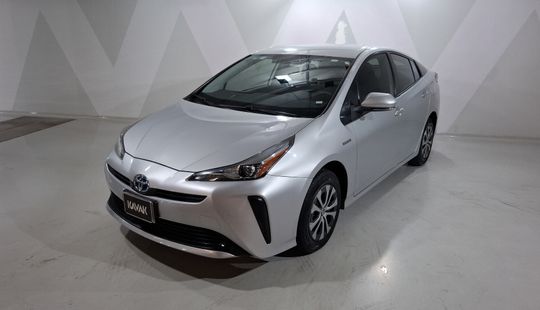 Toyota • Prius
