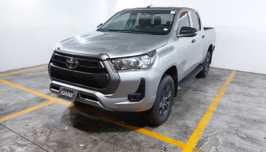 Toyota • Hilux