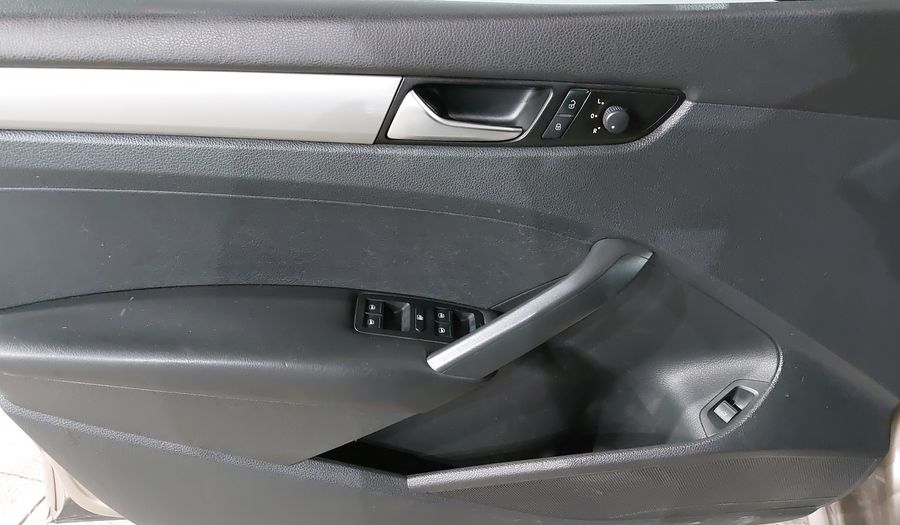 Volkswagen Passat 2.5 COMFORTLINE TIPTRONIC Sedan 2015