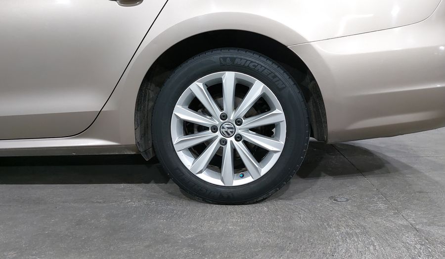 Volkswagen Passat 2.5 COMFORTLINE TIPTRONIC Sedan 2015