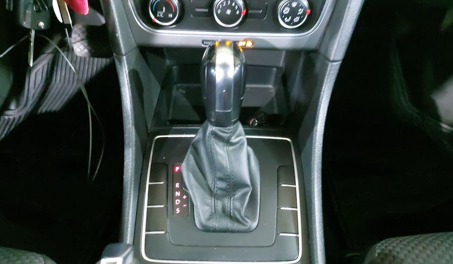 Volkswagen Passat 2.5 COMFORTLINE TIPTRONIC Sedan 2015