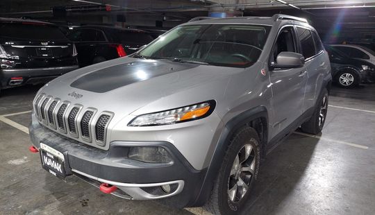 Jeep • Cherokee