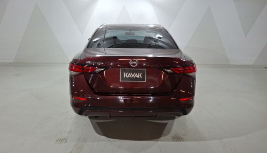 Nissan • Sentra