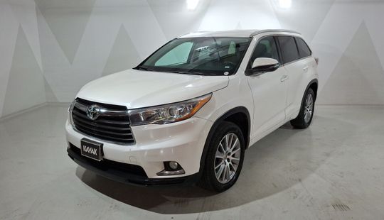 Toyota • Highlander