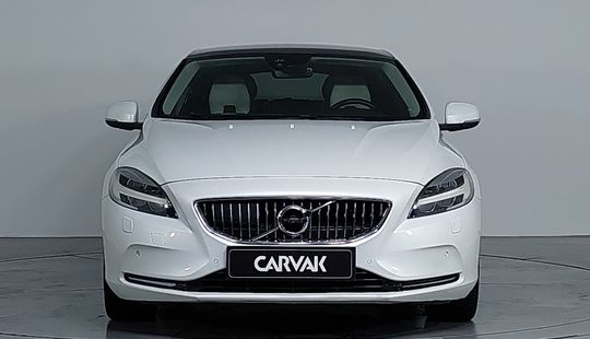 Volvo • V40