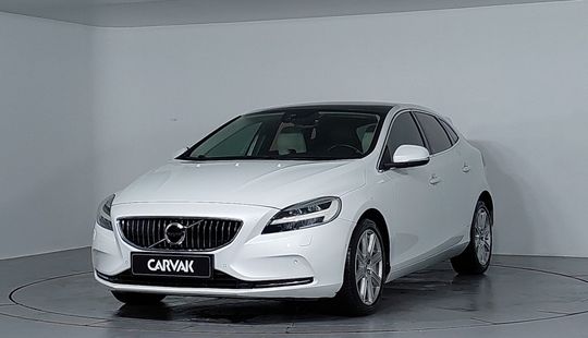 Volvo • V40